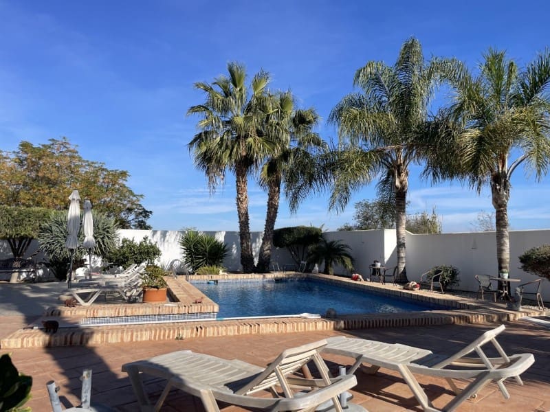 4 soverom Villa til salgs i Cuevas del Almanzora med svømmebasseng garasje - € 485 000 (Ref: 9449145)