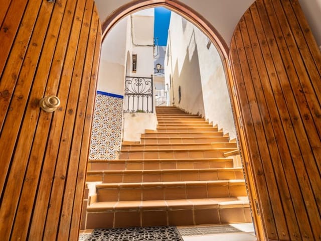 8 bedroom Hotel for sale in Mojácar - € 530,000 (Ref: 9516094)