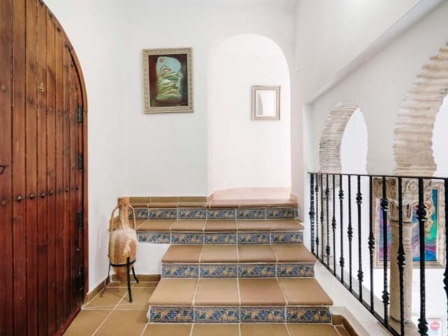 8 bedroom Hotel for sale in Mojácar - € 530,000 (Ref: 9516094)