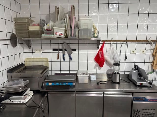 Commercial for rent in Vecindario, Santa Lucía de Tirajana - € 1,550 (Ref: 10016939)