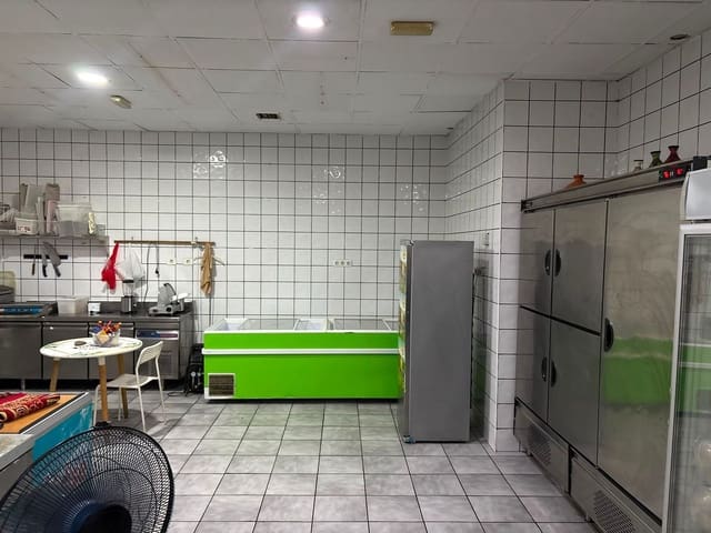 Commercial for rent in Vecindario, Santa Lucía de Tirajana - € 1,550 (Ref: 10016939)