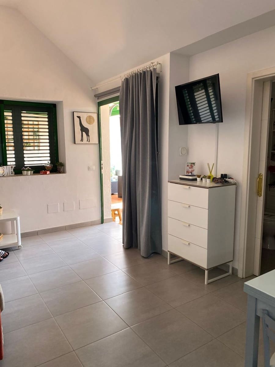 2 sypialnia Dom do wynajęcia w San Bartolome de Tirajana z basenem garażem - 1 400 € (Ref: 10025086)