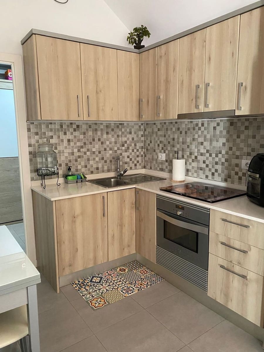 2 sypialnia Dom do wynajęcia w San Bartolome de Tirajana z basenem garażem - 1 400 € (Ref: 10025086)