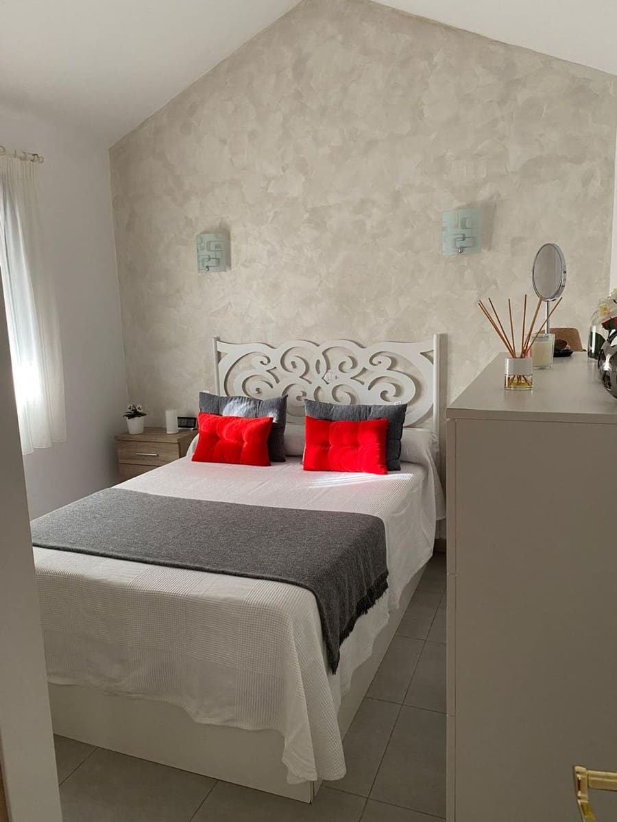 2 sypialnia Dom do wynajęcia w San Bartolome de Tirajana z basenem garażem - 1 400 € (Ref: 10025086)