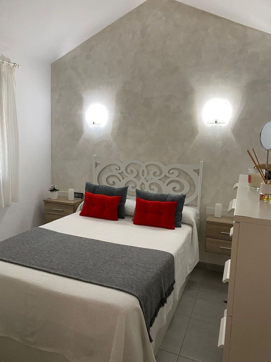 2 sypialnia Dom do wynajęcia w San Bartolome de Tirajana z basenem garażem - 1 400 € (Ref: 10025086)