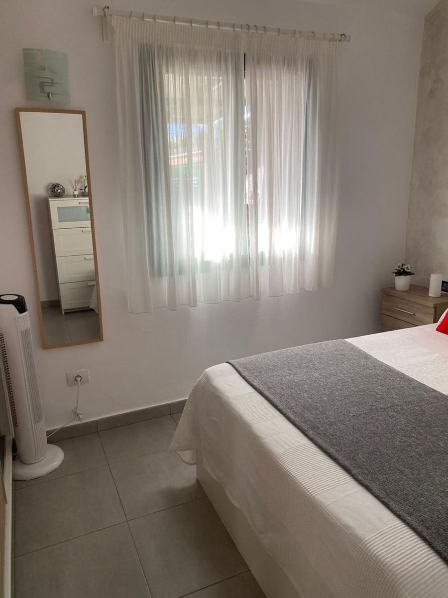2 sypialnia Dom do wynajęcia w San Bartolome de Tirajana z basenem garażem - 1 400 € (Ref: 10025086)