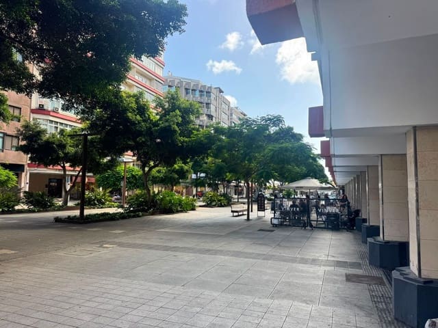 Comercial para arrendar em Santa Catalina - Canteras, Las Palmas de Gran Canaria - 2 500 € (Ref: 10033344)
