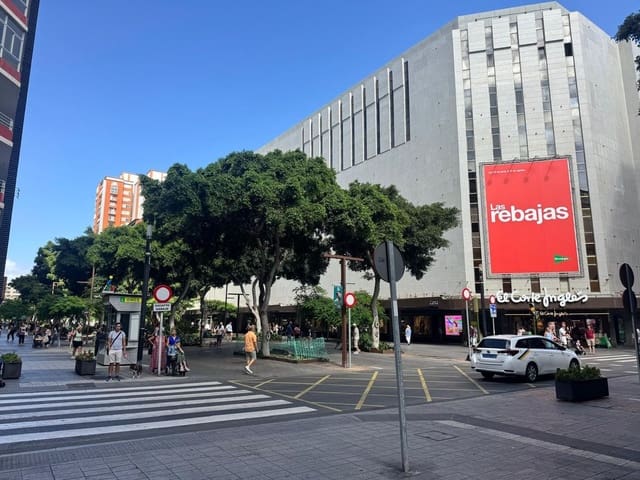Comercial para arrendar em Santa Catalina - Canteras, Las Palmas de Gran Canaria - 2 500 € (Ref: 10033344)