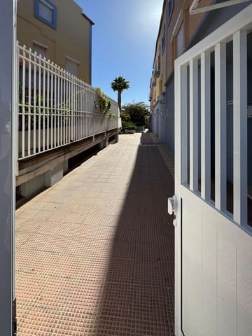 Casa de 3 habitaciones en Maspalomas, San Bartolomé de Tirajana en alquiler con piscina garaje - 1.700 € (Ref: 10061270)