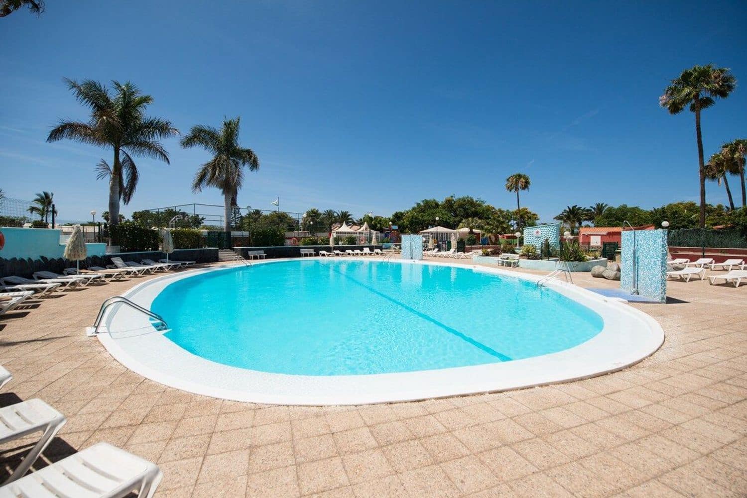 1 quarto Casa em Banda para arrendar em San Bartolome de Tirajana com piscina garagem - 1 400 € (Ref: 10097534)