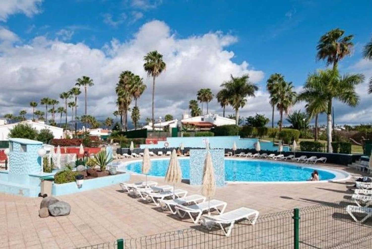 1 quarto Casa em Banda para arrendar em San Bartolome de Tirajana com piscina garagem - 1 400 € (Ref: 10097534)