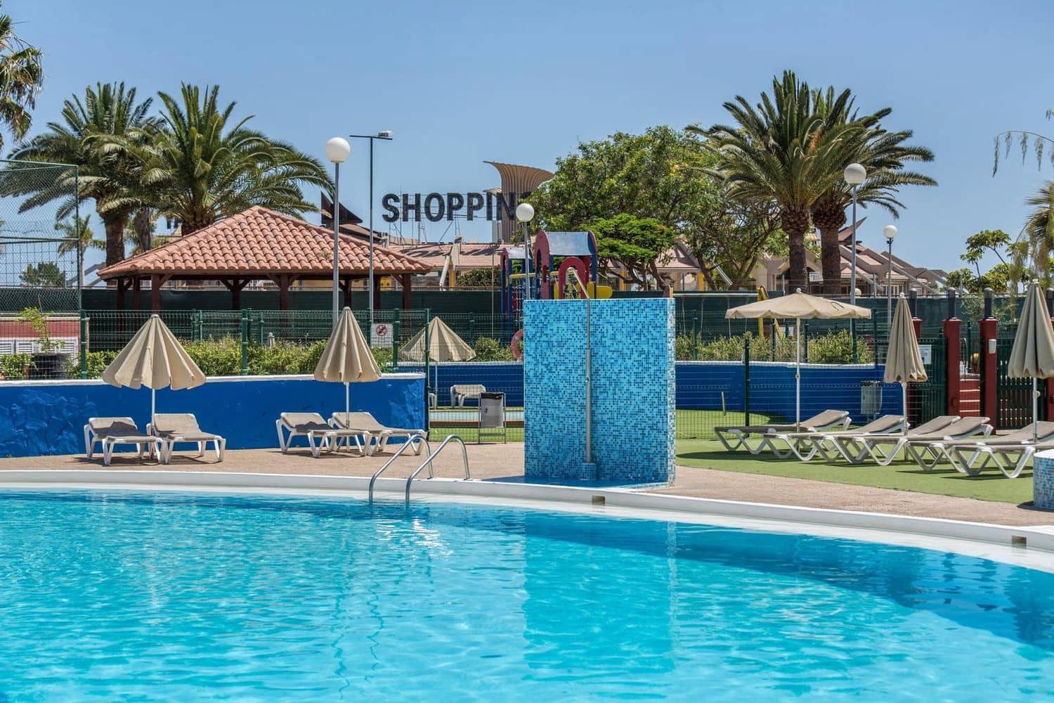1 quarto Casa em Banda para arrendar em San Bartolome de Tirajana com piscina garagem - 1 400 € (Ref: 10097534)