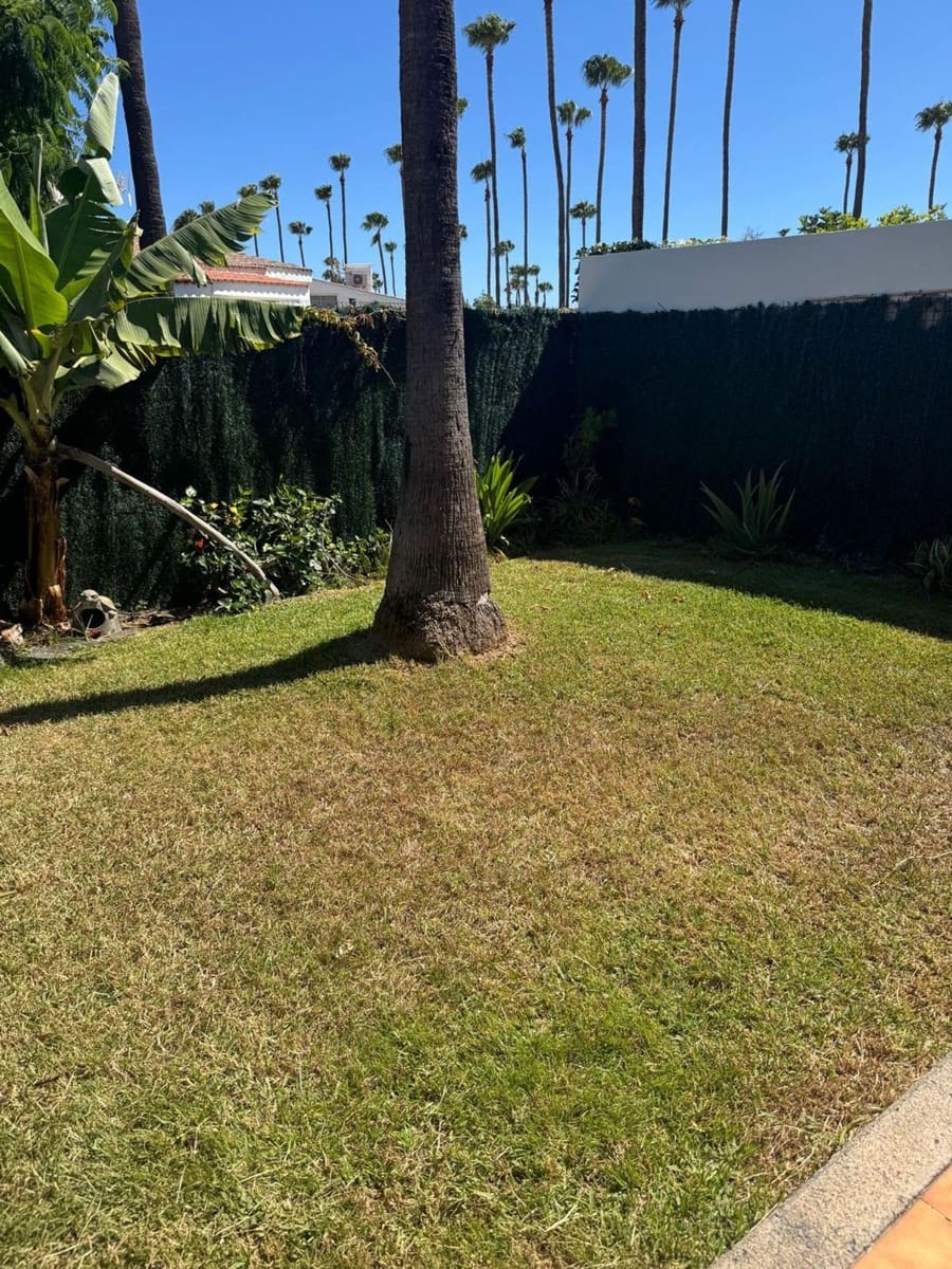 1 quarto Casa em Banda para arrendar em San Bartolome de Tirajana com piscina garagem - 1 400 € (Ref: 10097534)
