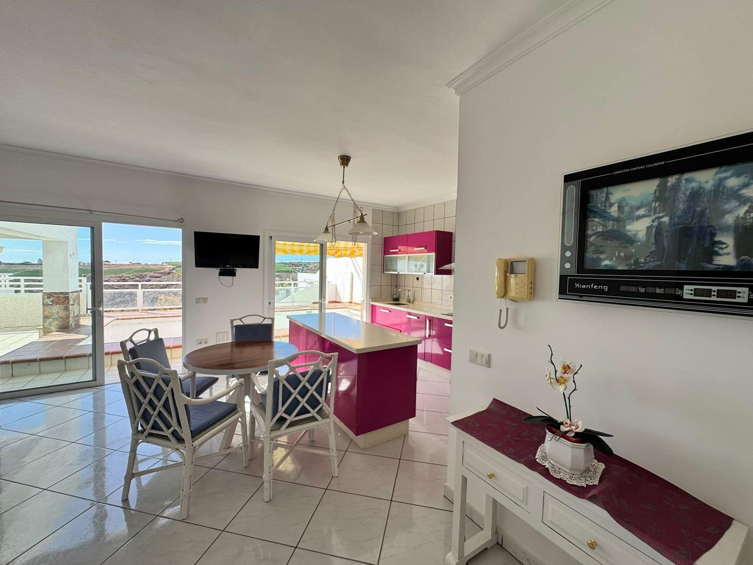 2 bedroom Villa for sale in San Bartolome de Tirajana with pool garage - € 760,000 (Ref: 10164047)