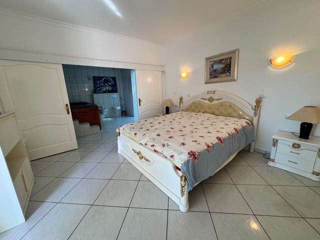 2 soveværelse Villa til salg i San Bartolomé de Tirajana med swimmingpool garage - € 760.000 (Ref: 10164047)