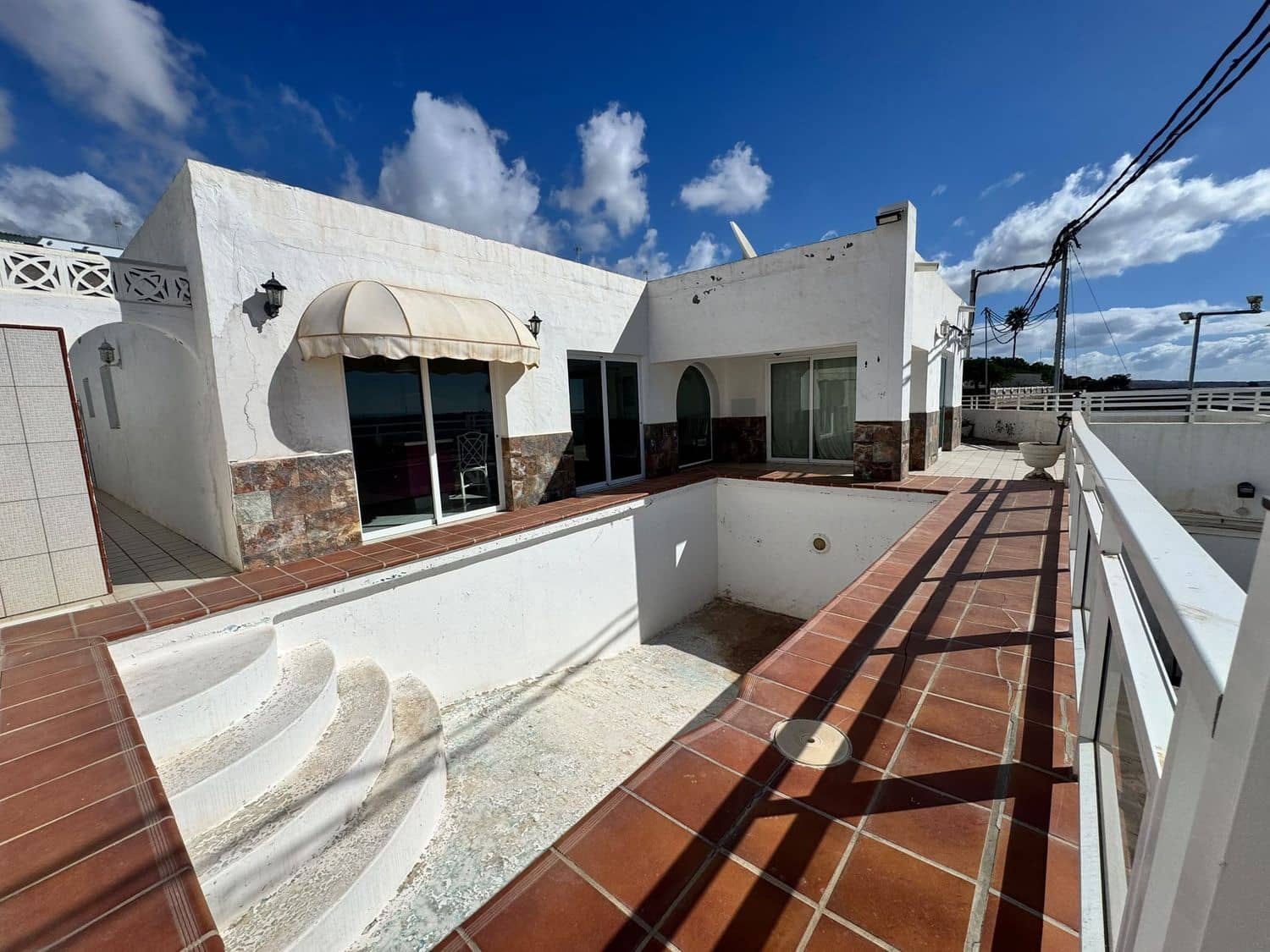 2 bedroom Villa for sale in San Bartolome de Tirajana with pool garage - € 760,000 (Ref: 10164047)