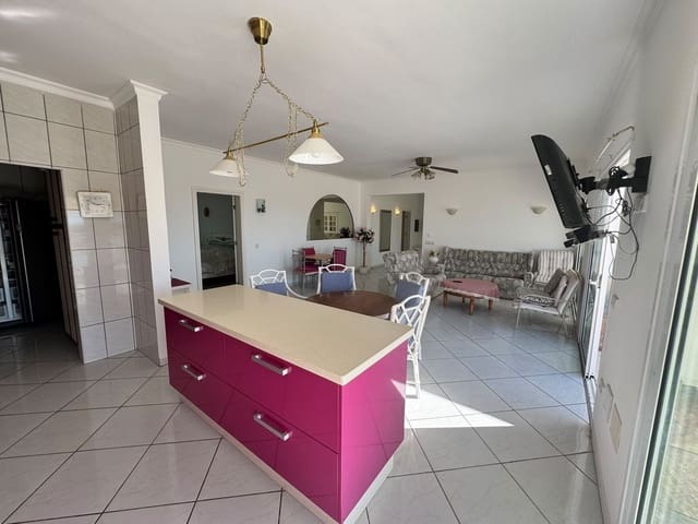 2 soveværelse Villa til salg i San Bartolomé de Tirajana med swimmingpool garage - € 760.000 (Ref: 10164047)