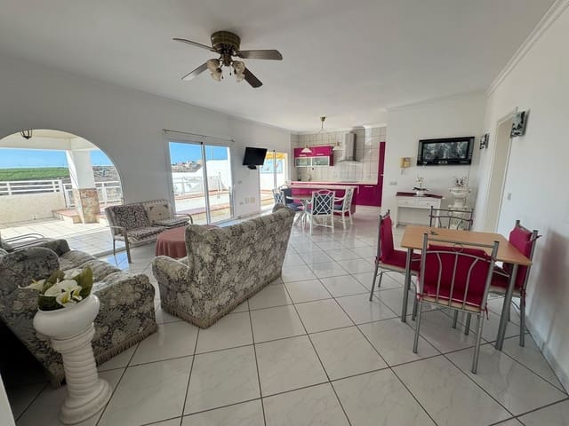 2 soveværelse Villa til salg i San Bartolomé de Tirajana med swimmingpool garage - € 760.000 (Ref: 10164047)