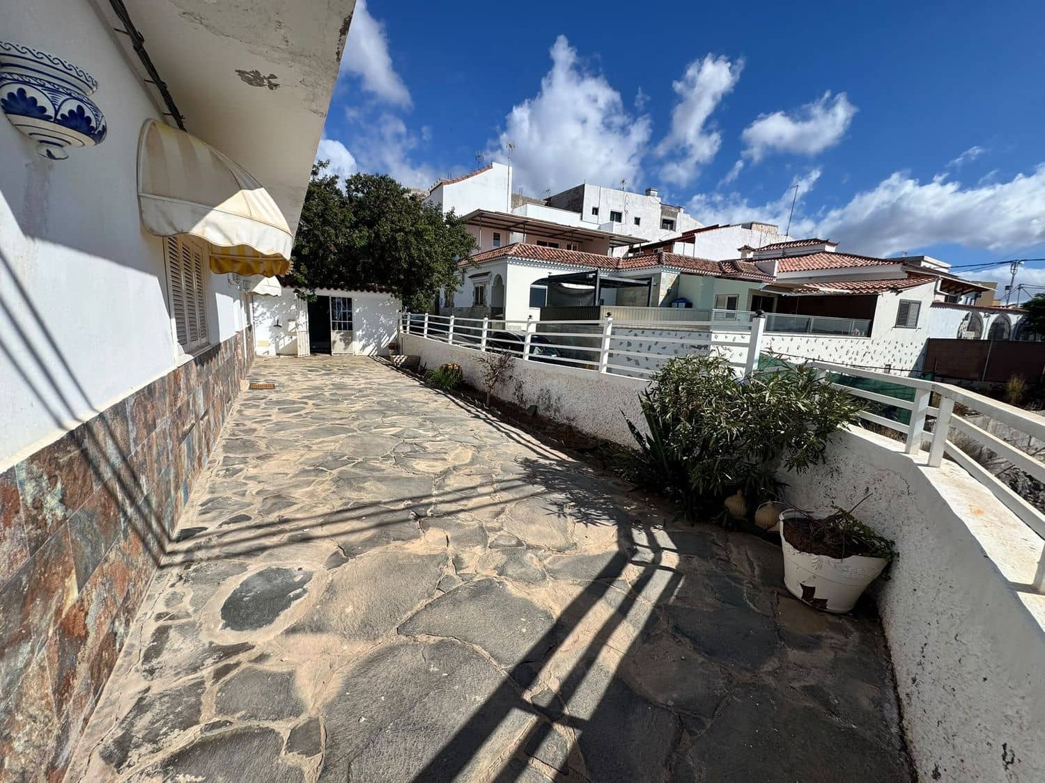 2 bedroom Villa for sale in San Bartolome de Tirajana with pool garage - € 760,000 (Ref: 10164047)
