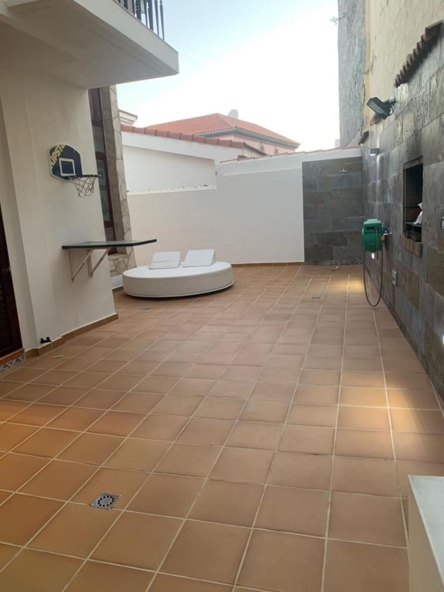 3 quarto Moradia para venda em San Bartolome de Tirajana com garagem - 650 000 € (Ref: 5383042)