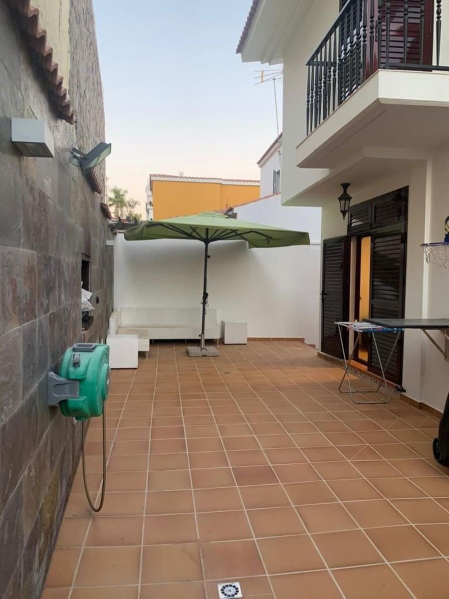 3 quarto Moradia para venda em San Bartolome de Tirajana com garagem - 650 000 € (Ref: 5383042)