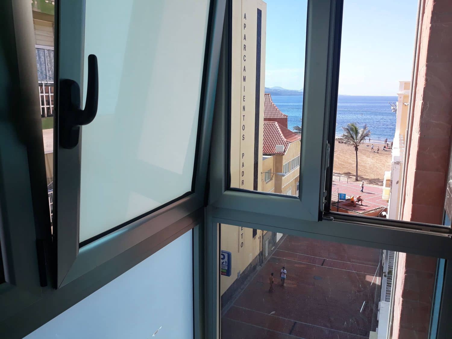 1 soveværelse Lejlighed til leje i Las Palmas de Gran Canaria med garage - € 950 (Ref: 8189254)