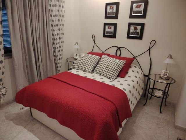 2 soveværelse Lejlighed til salg i Escaleritas, Las Palmas de Gran Canaria - € 149.700 (Ref: 8682038)