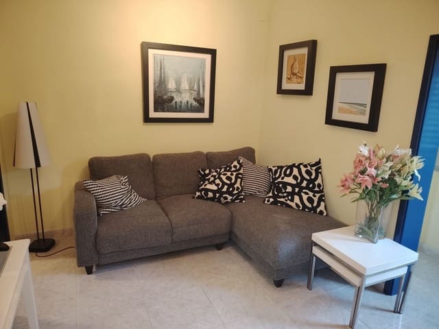 2 soveværelse Lejlighed til salg i Escaleritas, Las Palmas de Gran Canaria - € 149.700 (Ref: 8682038)