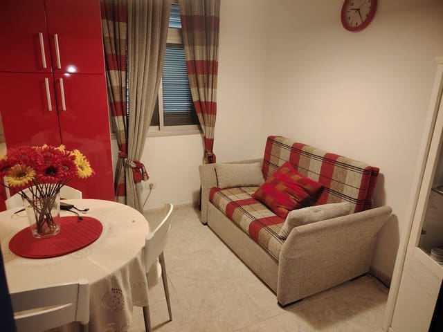 2 soveværelse Lejlighed til salg i Escaleritas, Las Palmas de Gran Canaria - € 149.700 (Ref: 8682038)