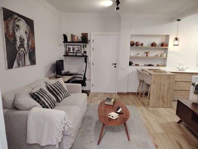 1 soveværelse Lejlighed til leje i Isleta, Las Palmas de Gran Canaria - € 900 (Ref: 8692357)