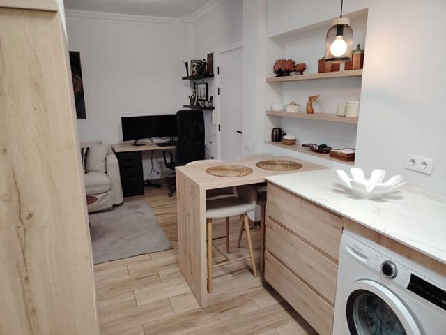 1 soveværelse Lejlighed til leje i Isleta, Las Palmas de Gran Canaria - € 900 (Ref: 8692357)
