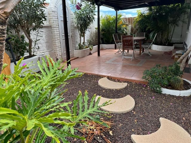 2 bedroom Townhouse for sale in Playa del Inglés, San Bartolomé de Tirajana with pool - € 450,000 (Ref: 8848617)