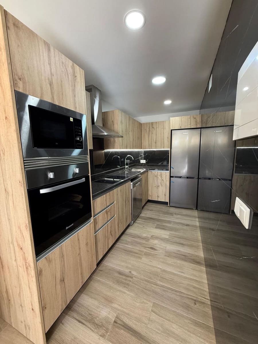 3 Zimmer Apartment zu verkaufen in San Bartolome de Tirajana mit Garage - 275.000 € (Ref: 8883946)