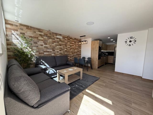 3 Zimmer Apartment zu verkaufen in San Bartolomé de Tirajana mit Garage - 275.000 € (Ref: 8883946)