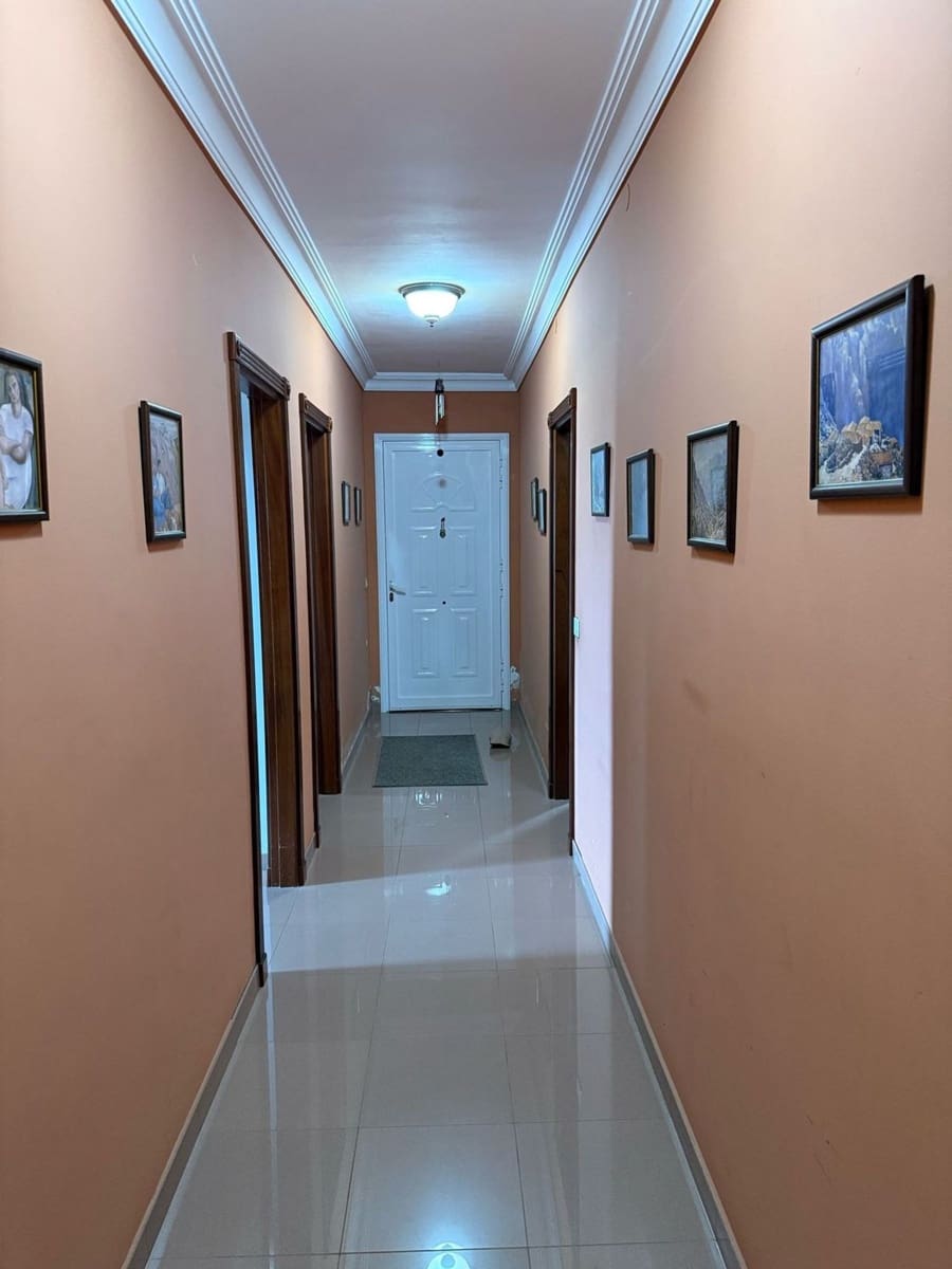 6 soveværelse Byhus til salg i Las Palmas de Gran Canaria med garage - € 1.130.000 (Ref: 8885788)