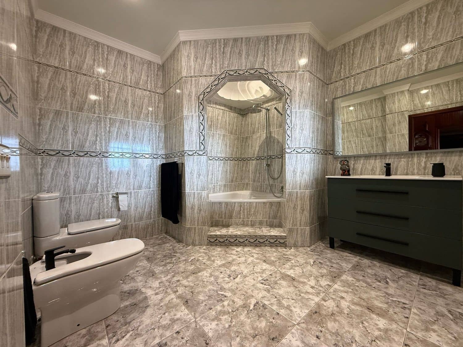 6 soveværelse Byhus til salg i Las Palmas de Gran Canaria med garage - € 1.130.000 (Ref: 8885788)