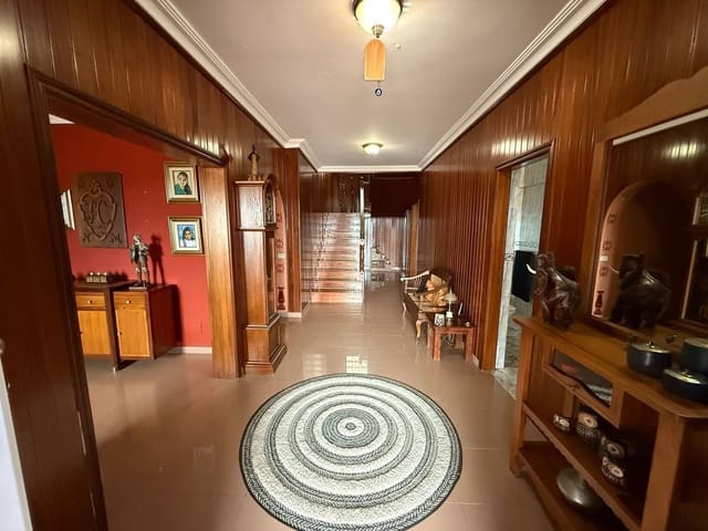 6 bedroom Townhouse for sale in Tamaraceite, Las Palmas de Gran Canaria with garage - € 1,130,000 (Ref: 8885788)