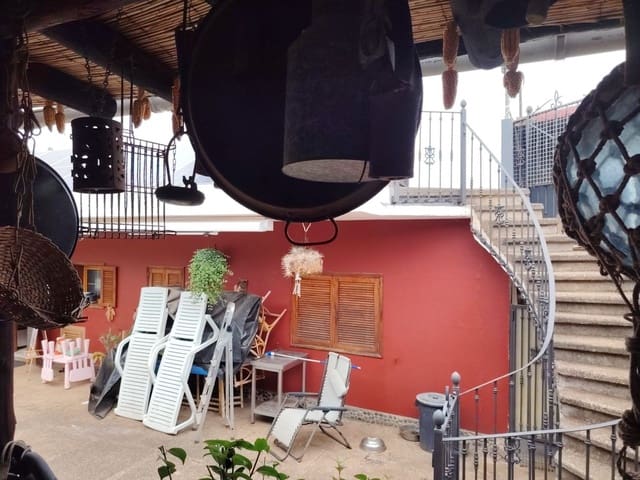 4 sovrum Finca/Hus på landet till salu i Arucas med garage - 575 000 € (Ref: 9151641)