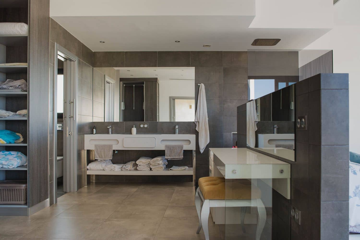 4 soveværelse Villa til leje i San Bartolome de Tirajana med swimmingpool garage - € 6.000 (Ref: 9193397)