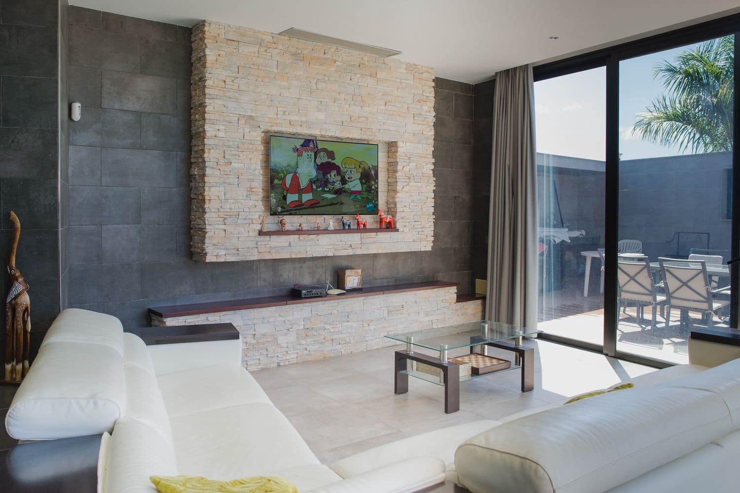 4 soveværelse Villa til leje i San Bartolome de Tirajana med swimmingpool garage - € 6.000 (Ref: 9193397)