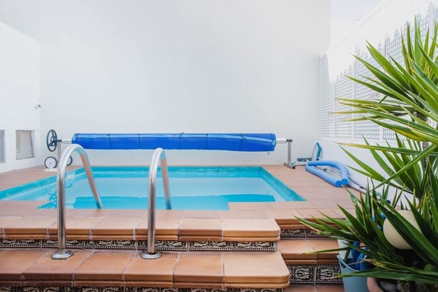 5 slaapkamer Huis te koop in San Bartolomé de Tirajana met zwembad garage - € 870.000 (Ref: 9204169)