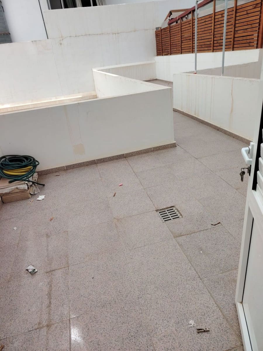 4 bedroom Apartment for sale in Las Palmas de Gran Canaria with garage - € 415,000 (Ref: 9312217)