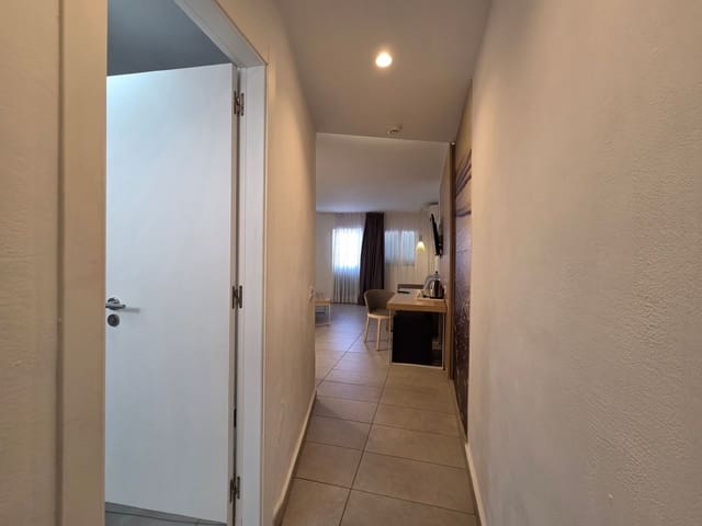 1 soveværelse Lejlighed til salg i Playa del Inglés, San Bartolomé de Tirajana med swimmingpool garage - € 155.000 (Ref: 9321487)