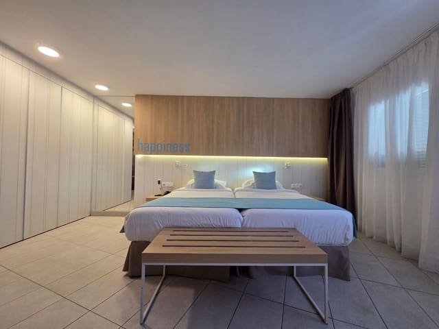 1 soveværelse Lejlighed til salg i Playa del Inglés, San Bartolomé de Tirajana med swimmingpool garage - € 155.000 (Ref: 9321487)