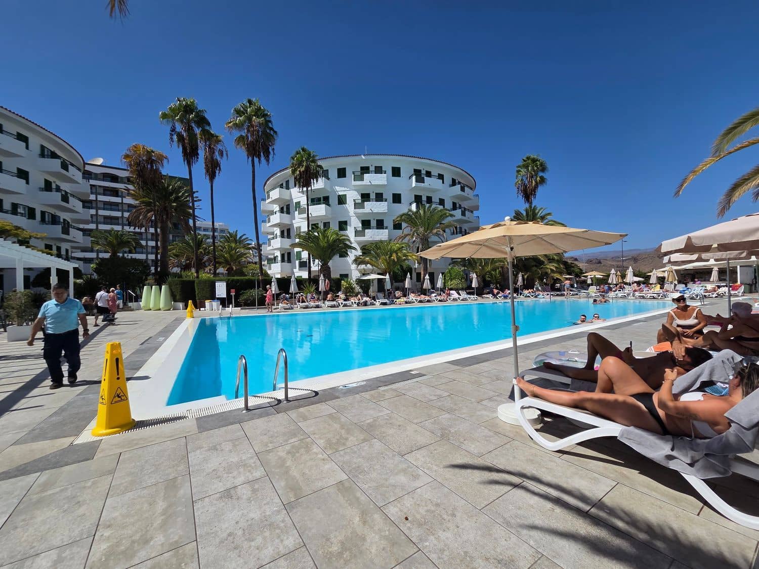 1 soverom Leilighet til salgs i Playa del Ingles med svømmebasseng garasje - € 155 000 (Ref: 9321487)