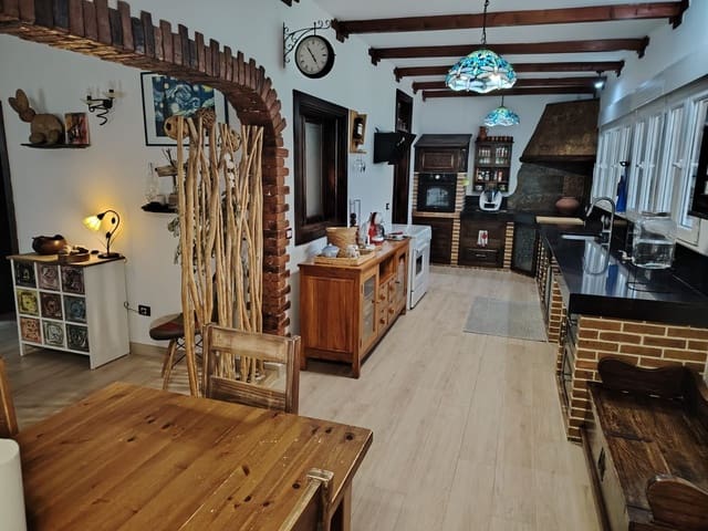 5 soverom Finca/Herregård til salgs i Santa Brígida med garasje - € 475 000 (Ref: 9415494)