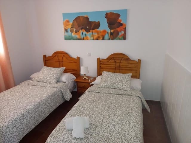 Casa de 3 habitaciones en Las Palmas de Gran Canaria en venta con piscina garaje - 389.000 € (Ref: 9465230)