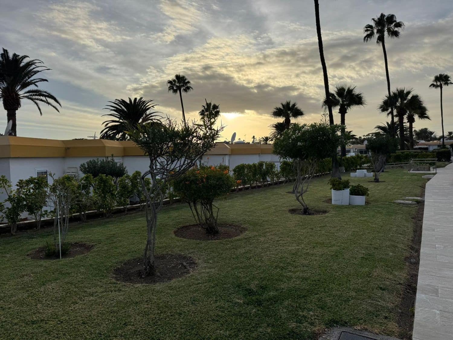 3 bedroom Townhouse for sale in Playa del Ingles with pool garage - € 380,000 (Ref: 9465230)