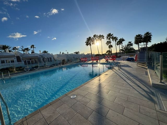 1 chambre Maison de Ville à vendre à Playa del Inglés, San Bartolomé de Tirajana avec piscine garage - 320 000 € (Ref: 9471913)