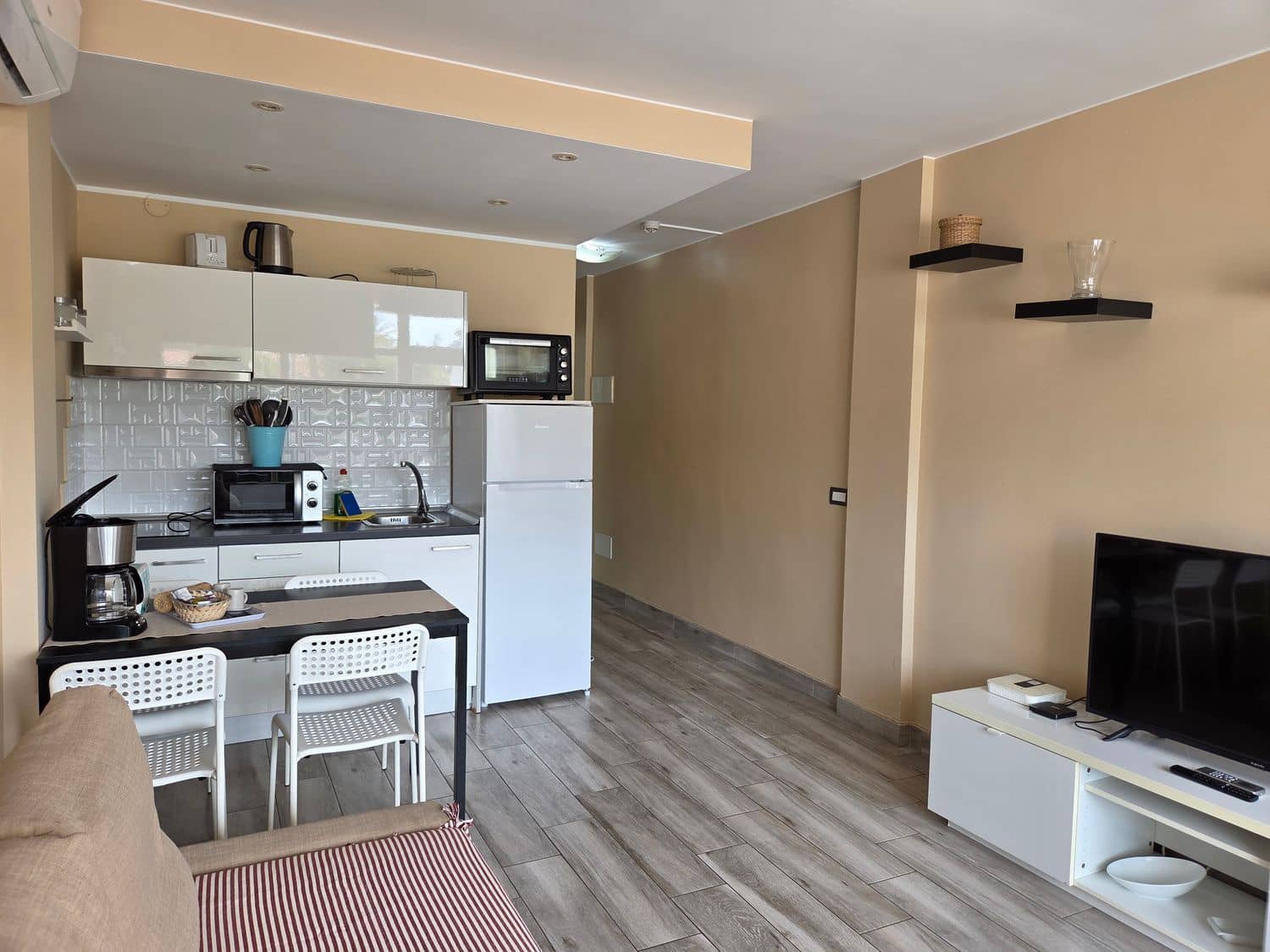 1 bedroom Apartment for sale in Playa del Ingles with pool garage - € 220,000 (Ref: 9498084)